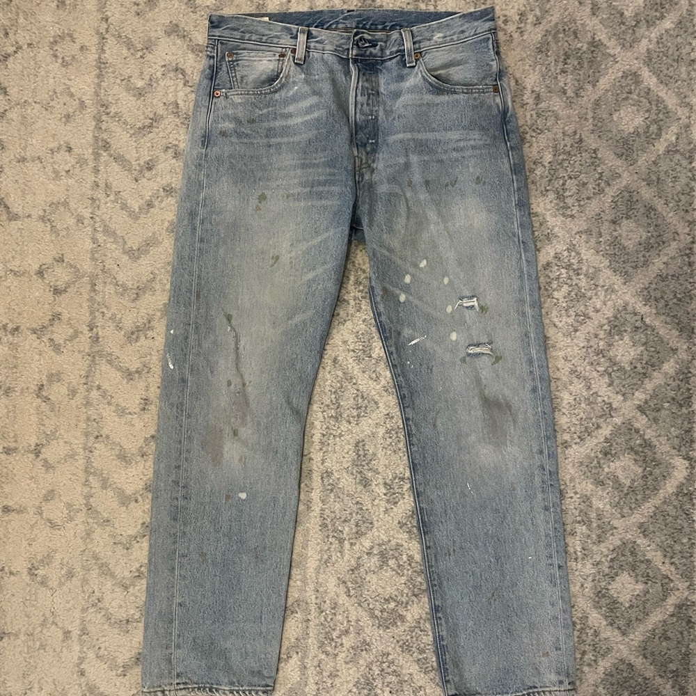 LEVI 501 FACTORY DISTRESSED